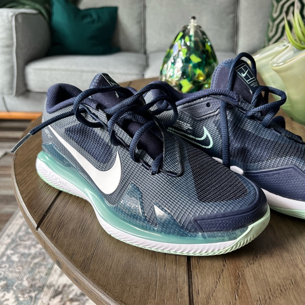 Ladies Nike Vapor Pro sneakers